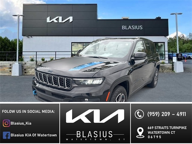 2023 Jeep Grand Cherokee Trailhawk 4xe's photo