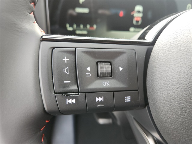 2025 Nissan Kicks SR photo 12