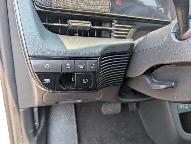 New 2025 ATLAS WHITE/BLACK Hyundai XRT image 17