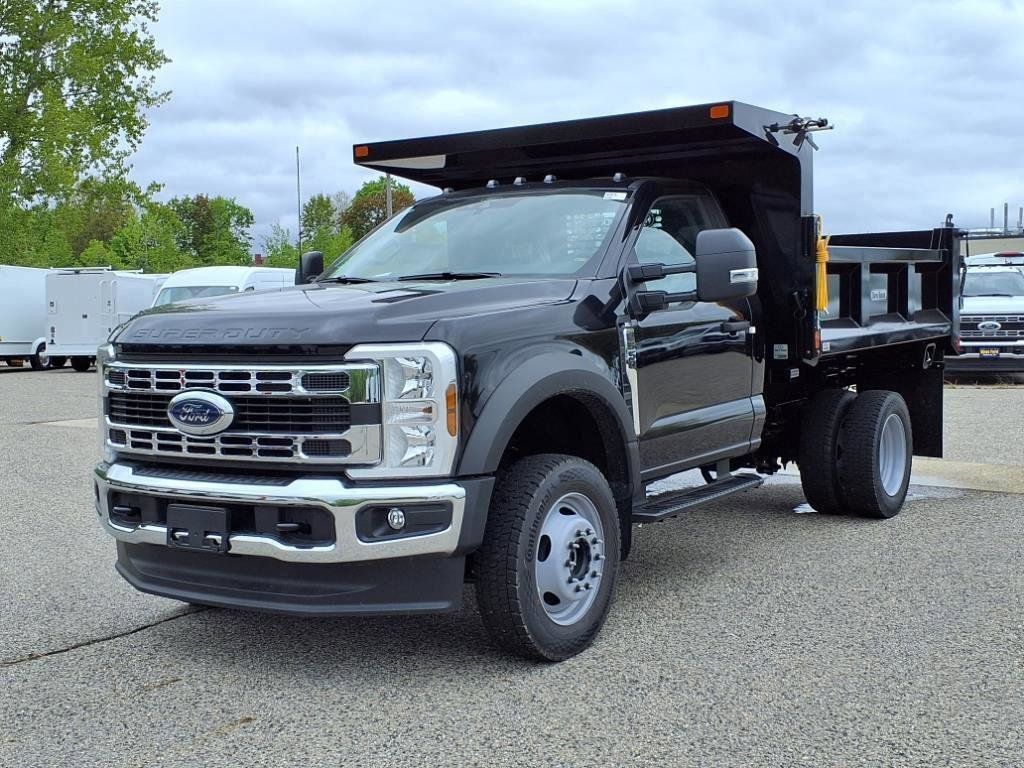 2025 Ford F-550 XL photo 3