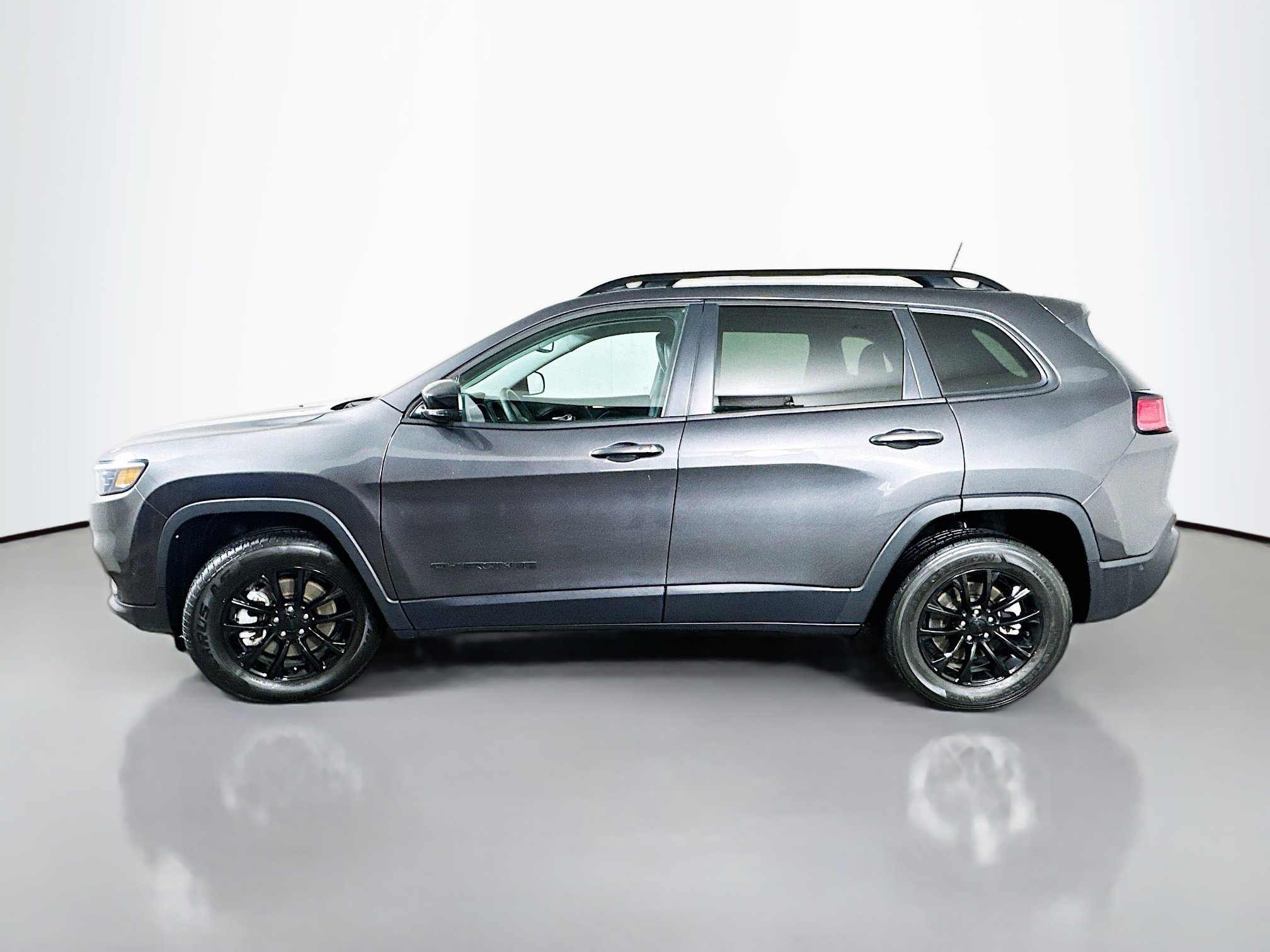 2023 Jeep Cherokee Altitude photo 2