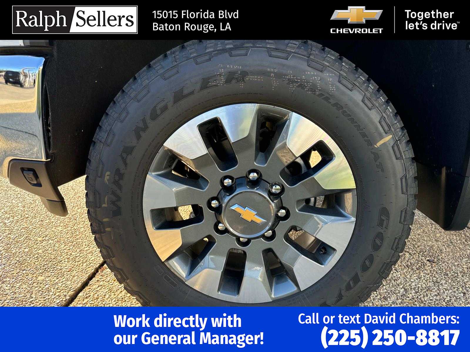 2025 Chevrolet Silverado 2500HD LT photo 3