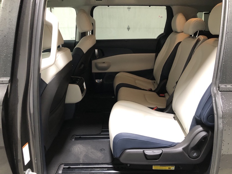 2026 Kia Carnival EX photo 16