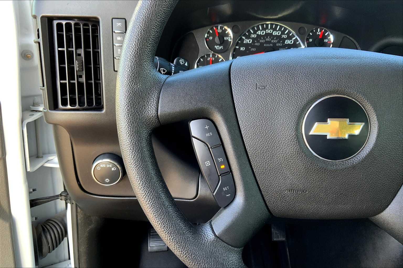 2024 Chevrolet Express Cargo Van photo 19