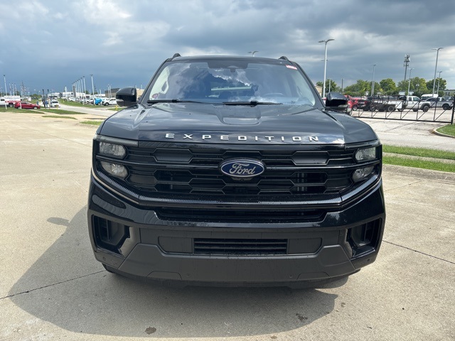 2025 Ford Expedition MAX photo 3