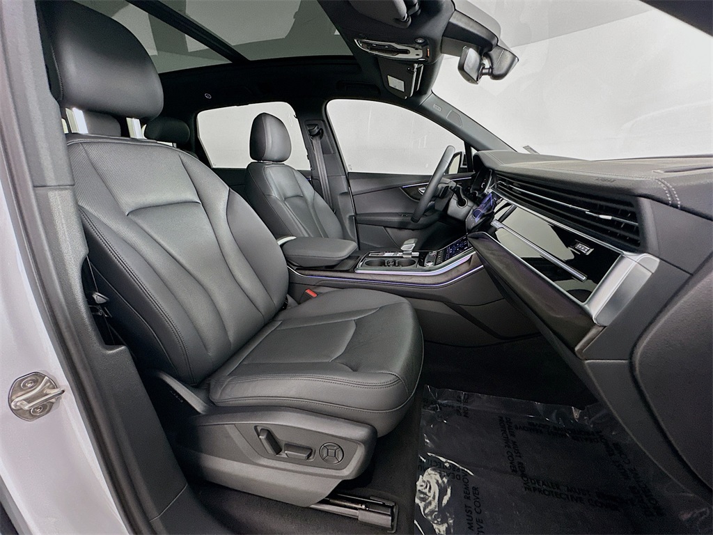 2023 Audi Q7 45 Premium Plus photo 28