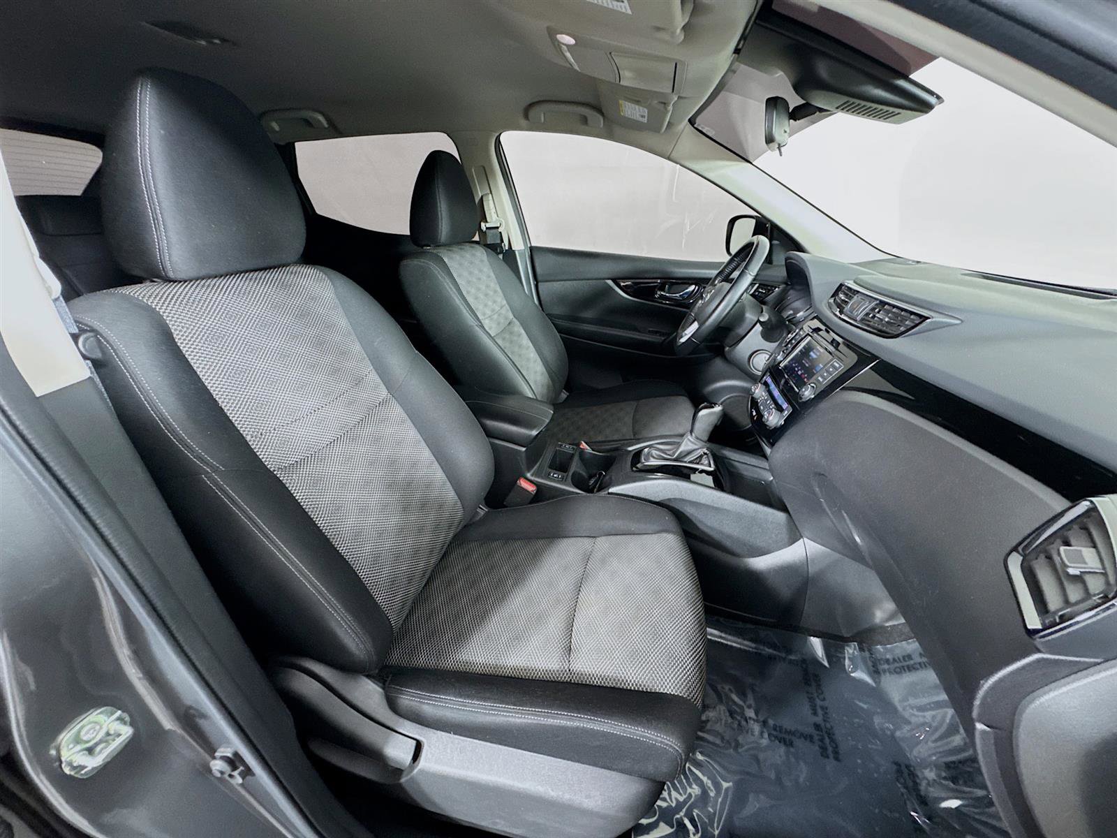 2020 Nissan Rogue Sport SV photo 26