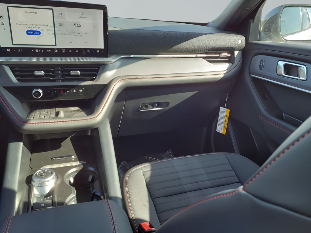 2025 Ford Explorer ST-Line photo 13