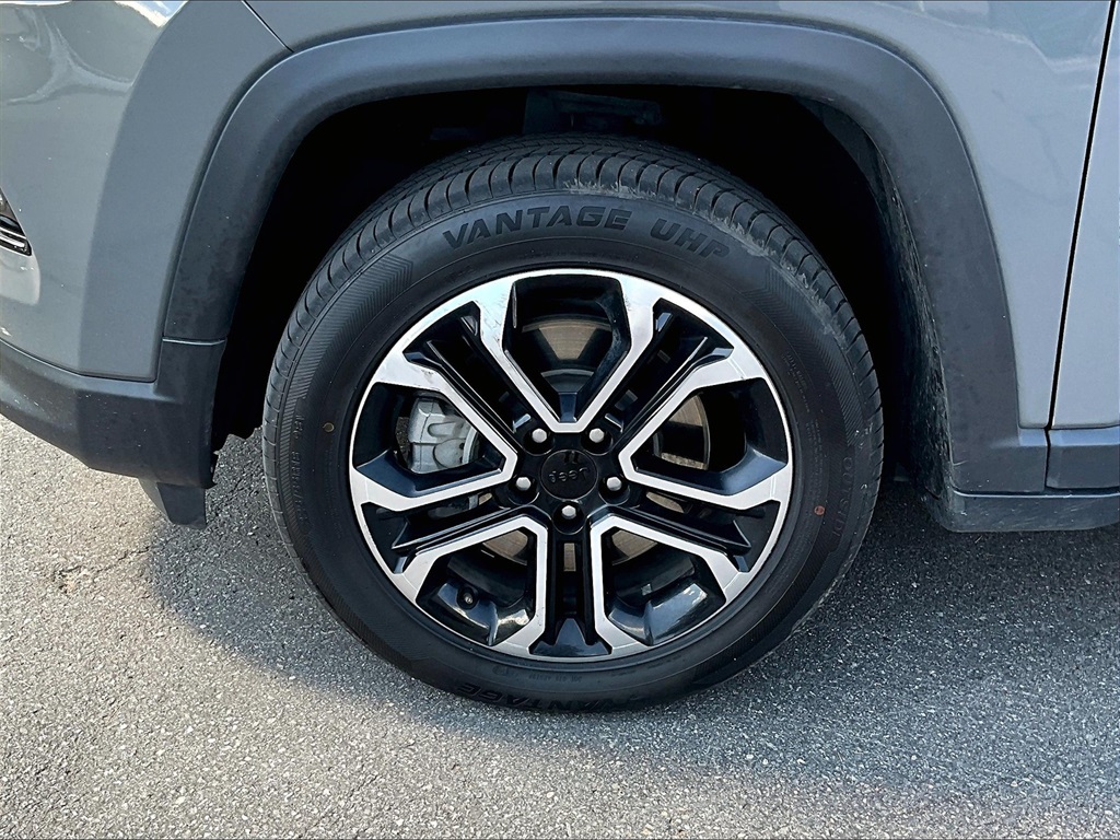 2023 Jeep Compass Limited photo 7