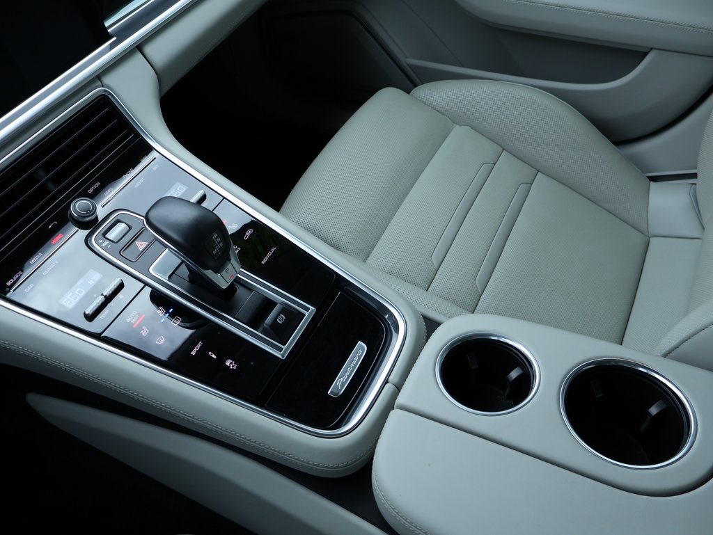 2018 Porsche Panamera Base 4 photo 23