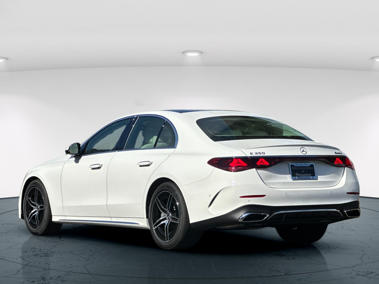 2026 Mercedes Benz E 350 4MATIC Sedan photo 4