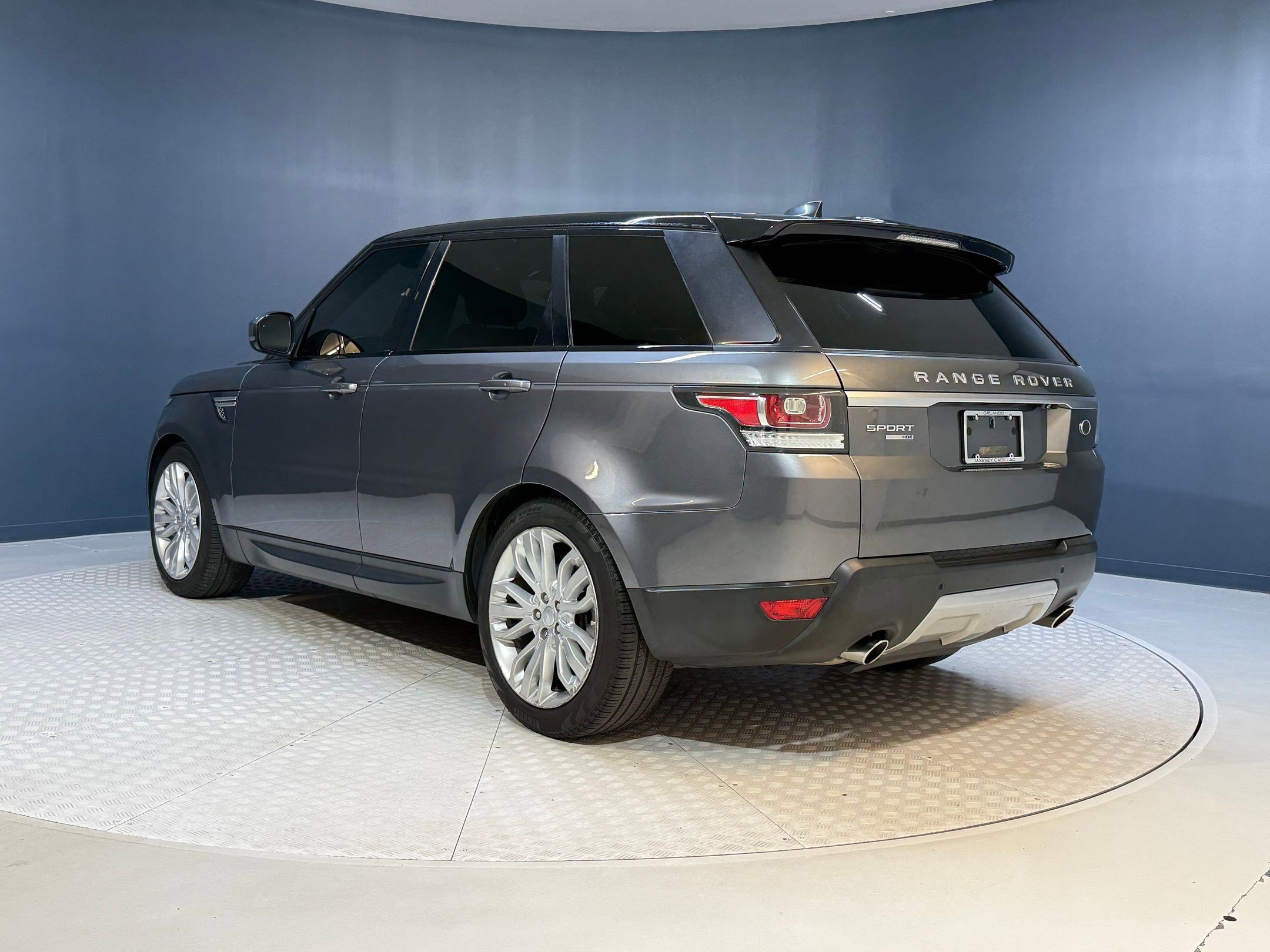 2017 Land Rover Range Rover Sport HSE photo 3