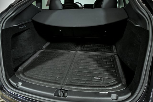 2024 Tesla Model Y Long Range photo 9