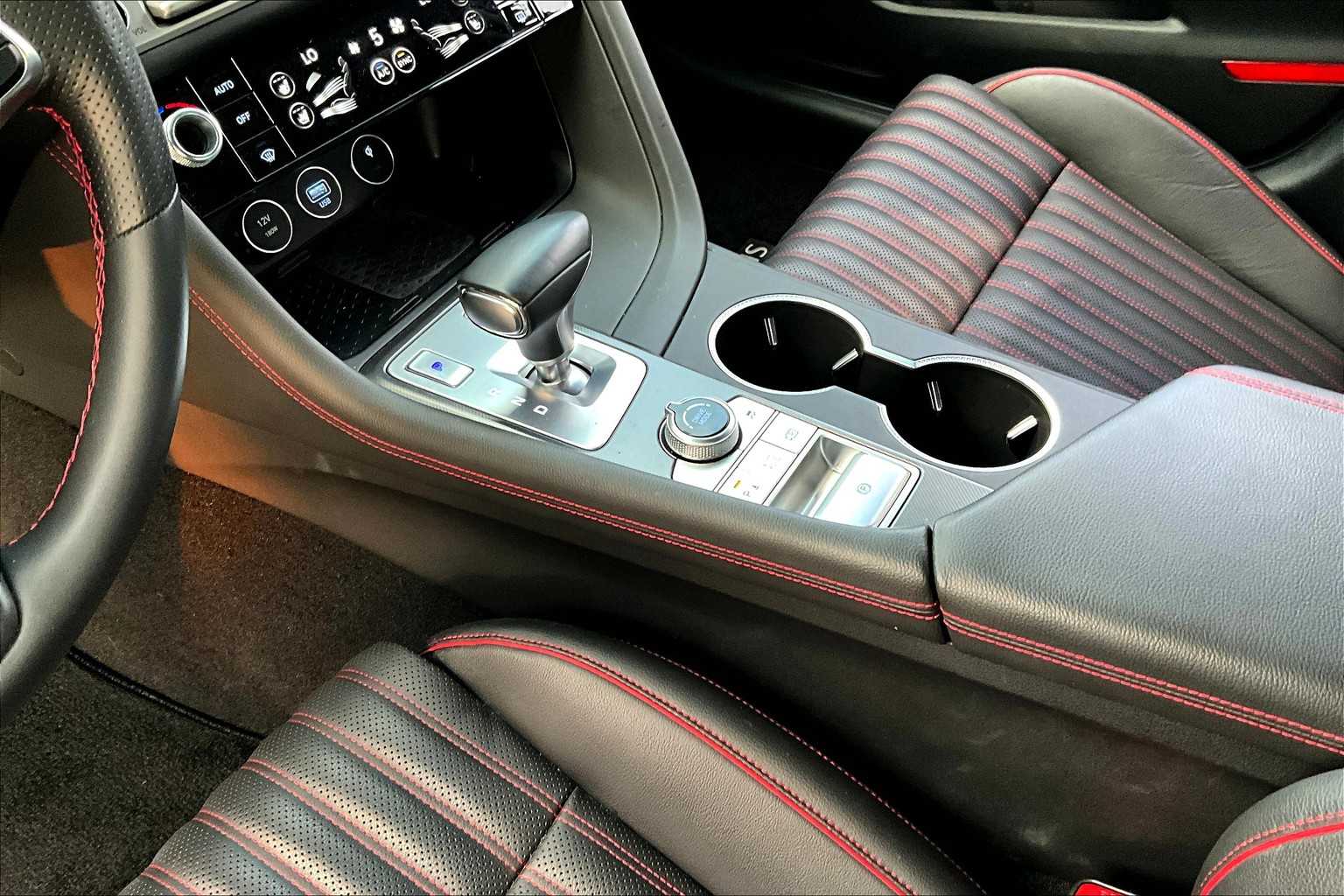 2024 Genesis G70 3.3T Sport Advanced photo 15