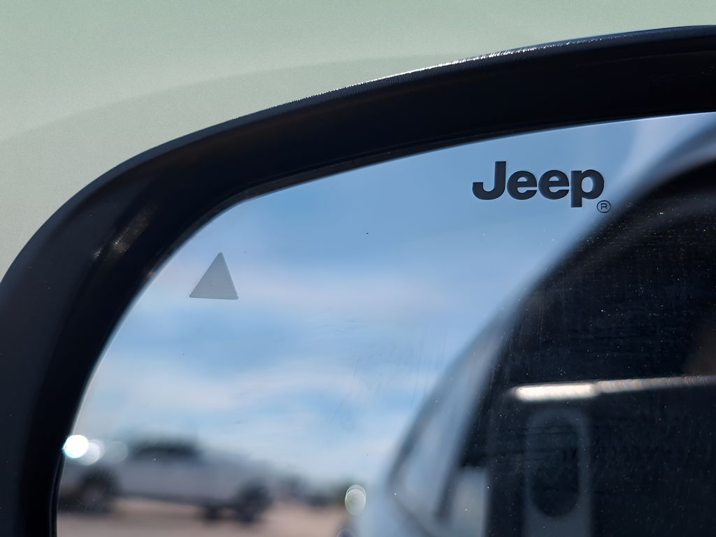 2023 Jeep Compass Altitude photo 22