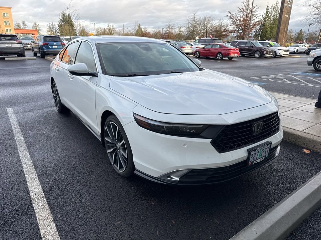 2023 Honda Accord Hybrid Touring's photo