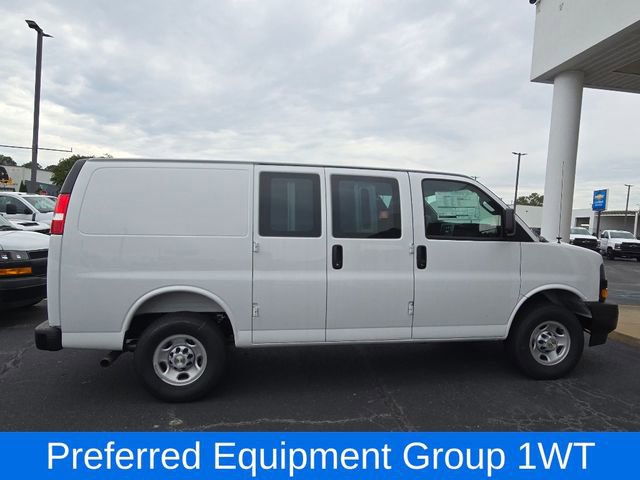 2025 Chevrolet Express Cargo 2500 photo 3