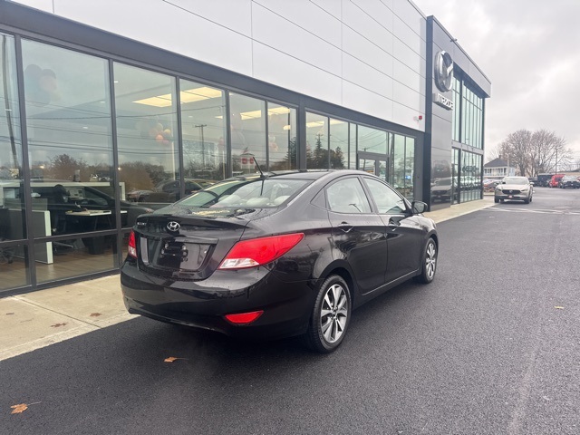 2017 Hyundai Accent Value Edition photo 3