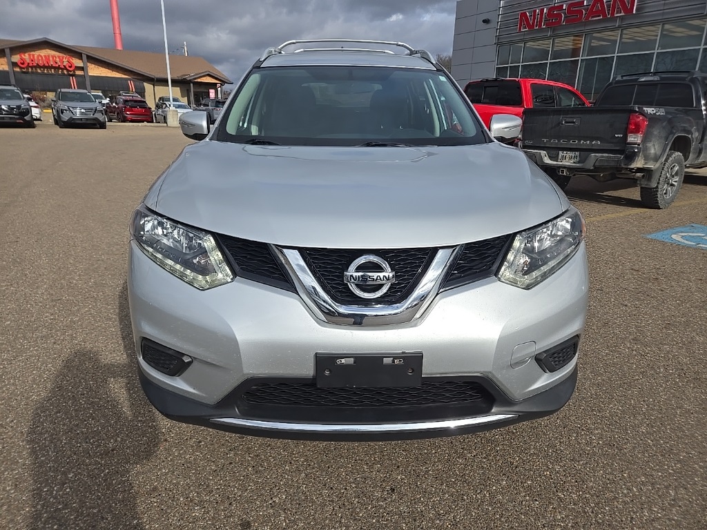 2014 Nissan Rogue SV photo 2
