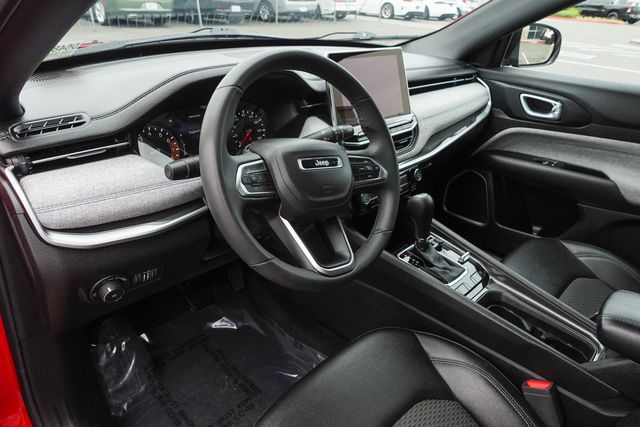 2024 Jeep Compass Latitude photo 9