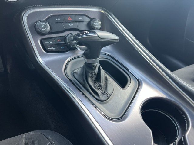 2016 Dodge Challenger SXT photo 10