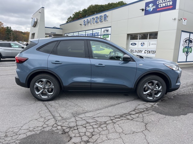 2025 Ford Escape ST-Line photo 3