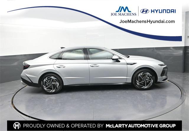 2026 Hyundai Sonata SEL's photo