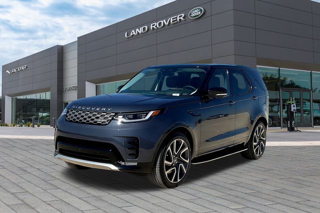 2025 Land Rover Discovery Metropolitan Edition's photo