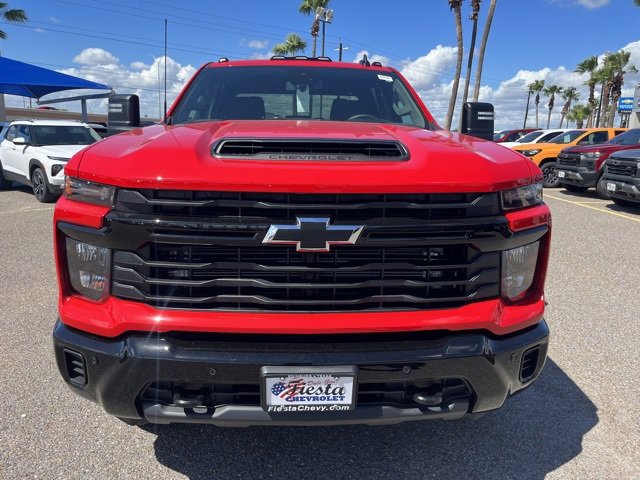 2026 Chevrolet Silverado 2500HD Custom photo 2