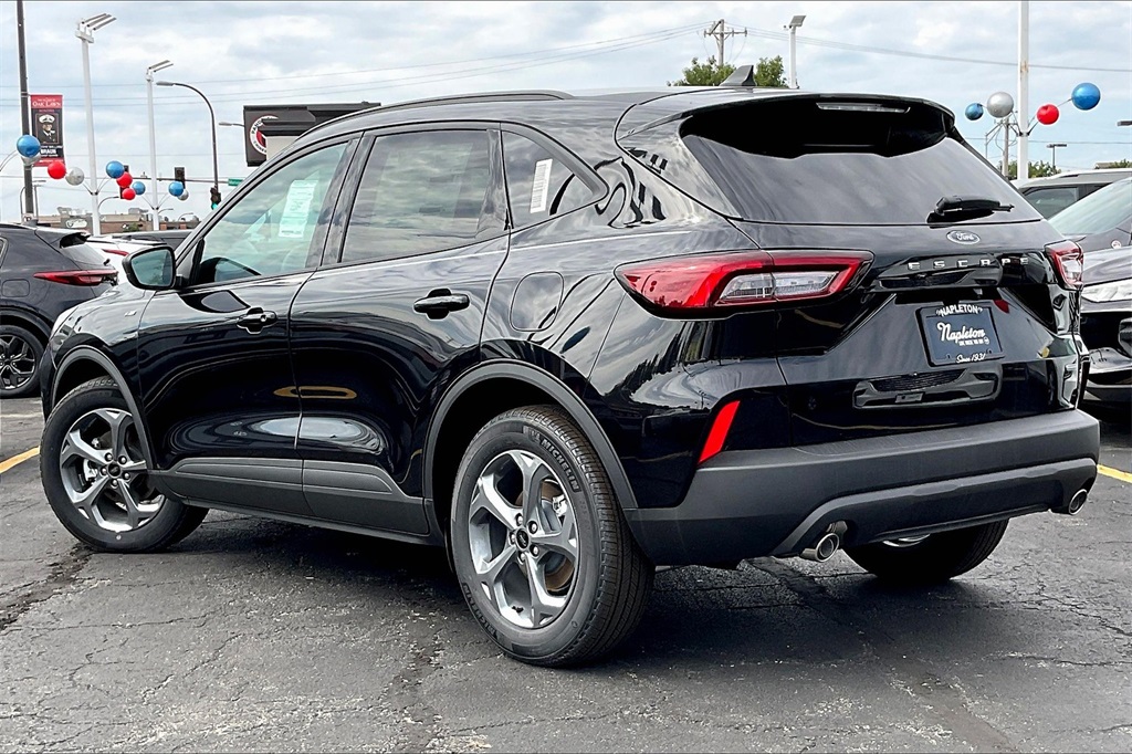 2025 Ford Escape ST-Line photo 2
