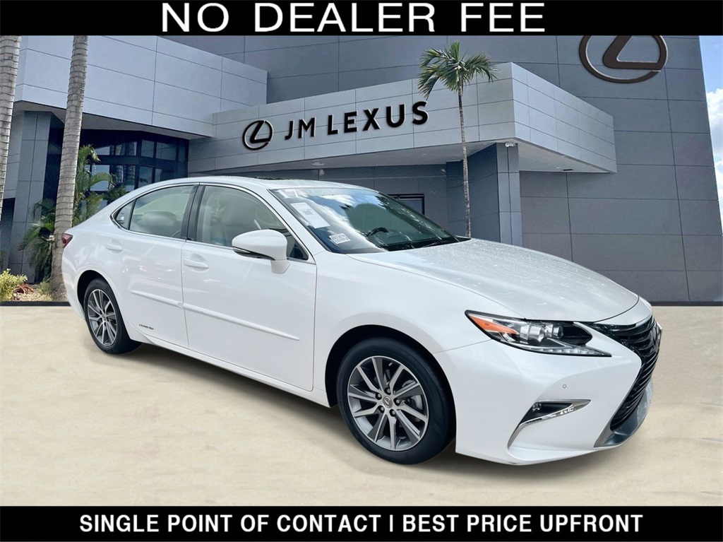 2017 Lexus ES 300h's photo