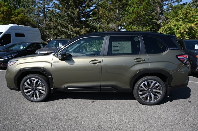 2025 Subaru Forester Touring photo 7