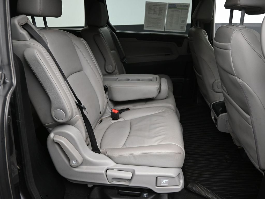 2018 Honda Odyssey EX-L photo 3