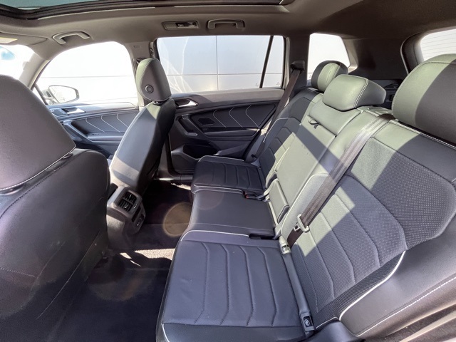 2024 Volkswagen Tiguan SEL R-Line Black photo 3