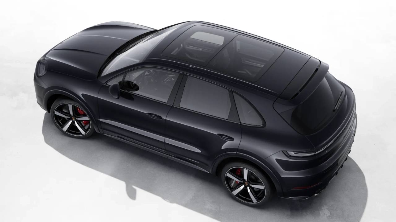 2025 Porsche Cayenne GTS photo 4