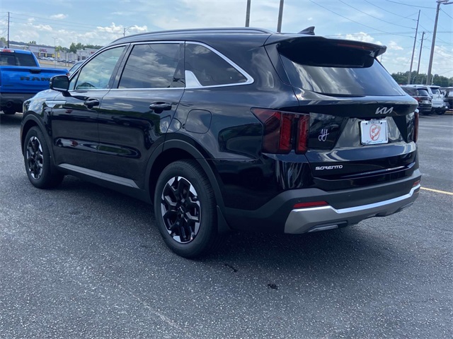2025 Kia Sorento S photo 3