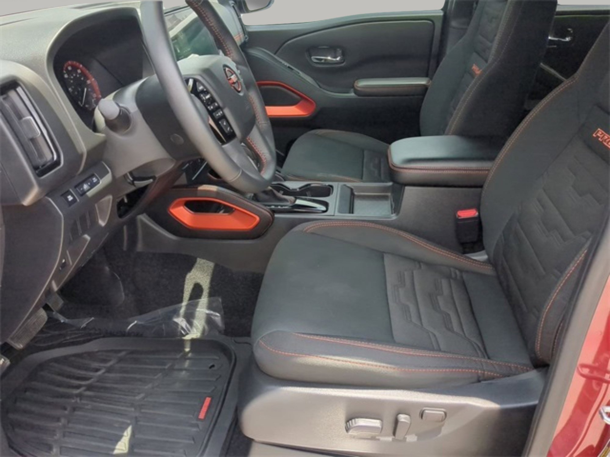 2025 Nissan Frontier PRO-4X photo 9