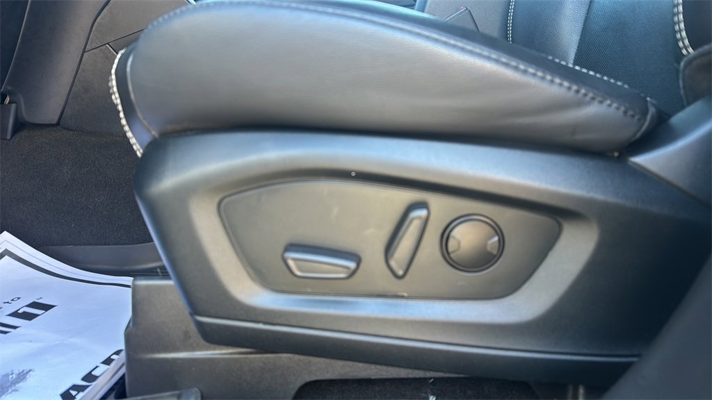 2022 Ford Explorer ST photo 15
