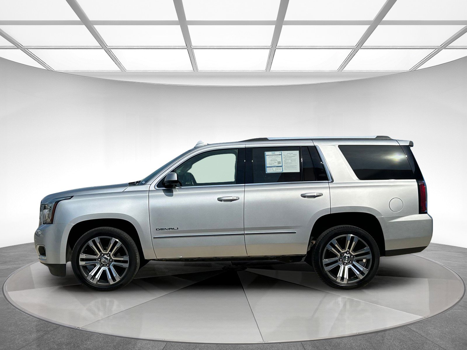 2020 Gmc Yukon Denali photo 2
