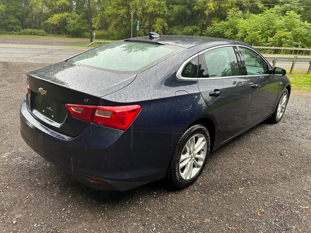 2018 Chevrolet Malibu 1LT photo 3