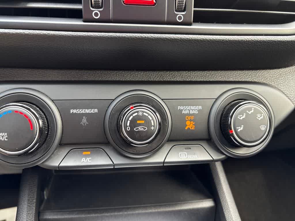 2022 Kia Forte LXS photo 19