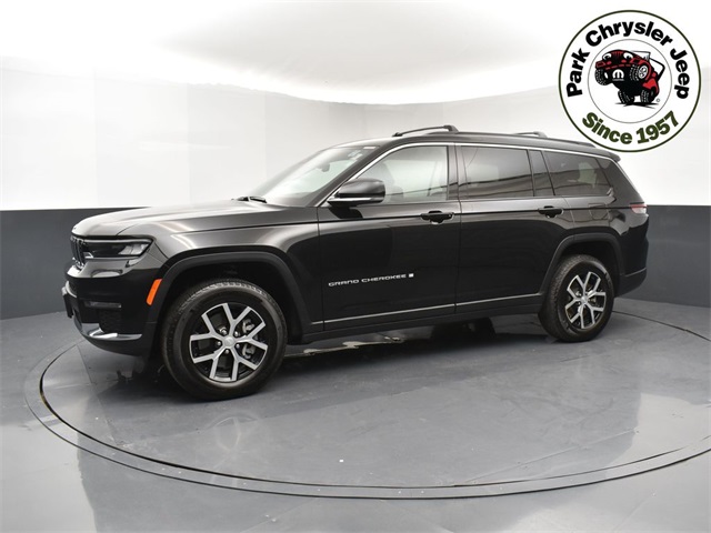 2025 Jeep Grand Cherokee Limited photo 3