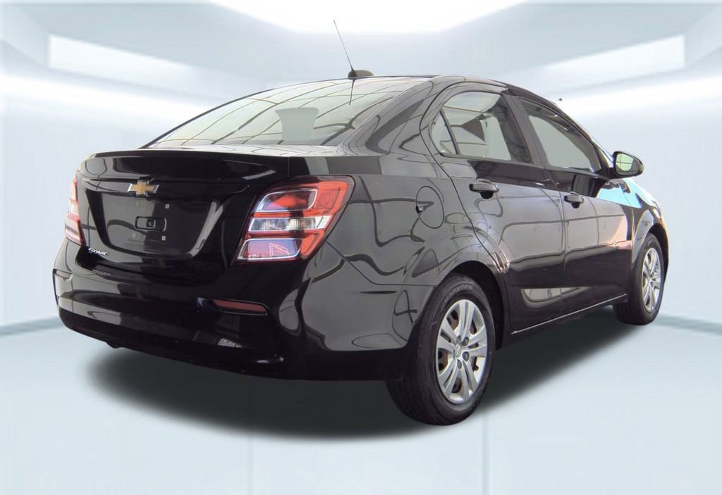 2017 Chevrolet Sonic LS photo 4