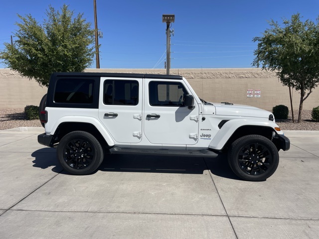 2022 Jeep Wrangler Unlimited Sahara 4xe photo 2