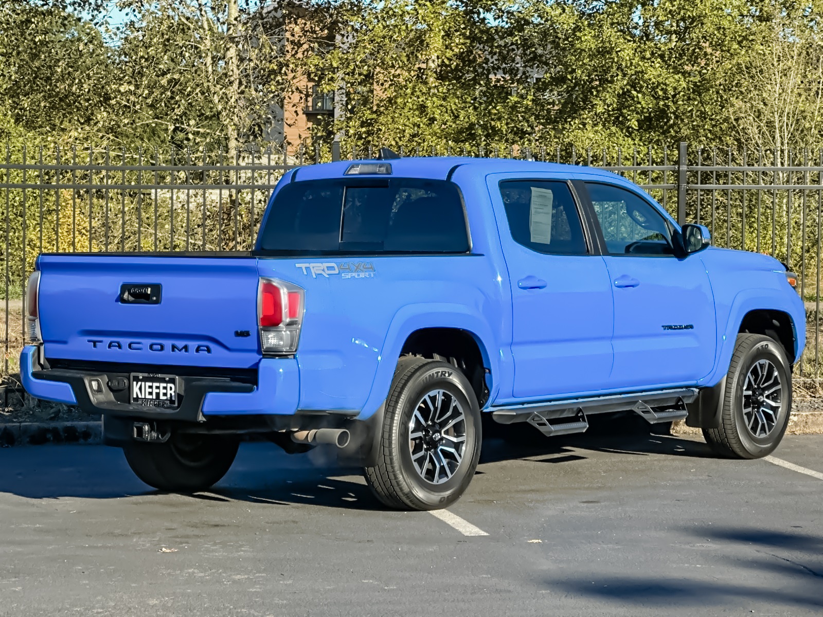 2020 Toyota Tacoma TRD Sport photo 3
