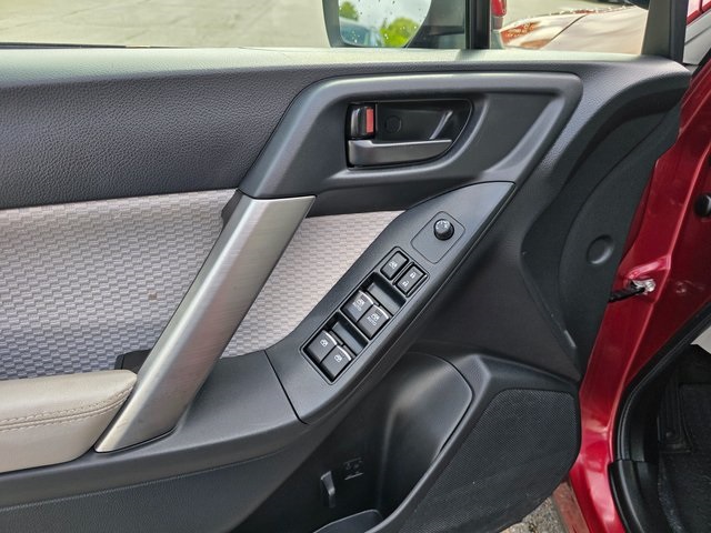 2017 Subaru Forester 2.5i Premium photo 24