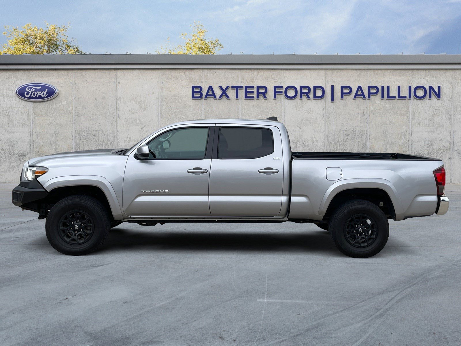 2021 Toyota Tacoma SR5 V6 photo 2