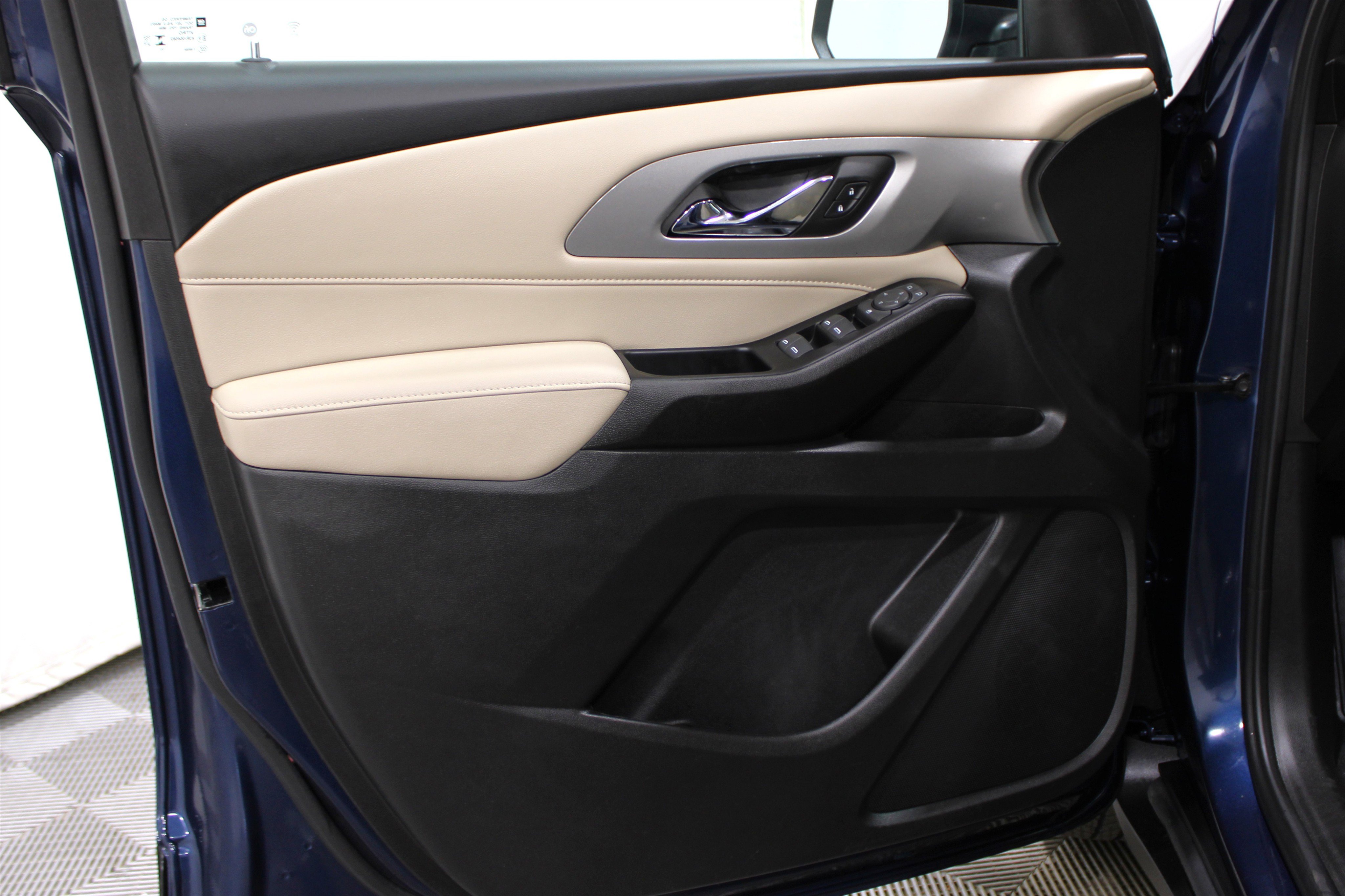2023 Chevrolet Traverse LS photo 6
