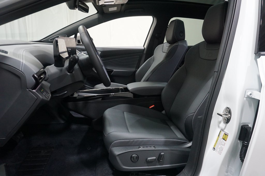 2025 Volkswagen ID.4 Pro Plus photo 11