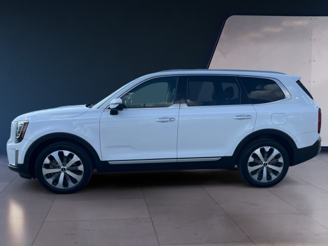 2022 Kia Telluride S photo 2